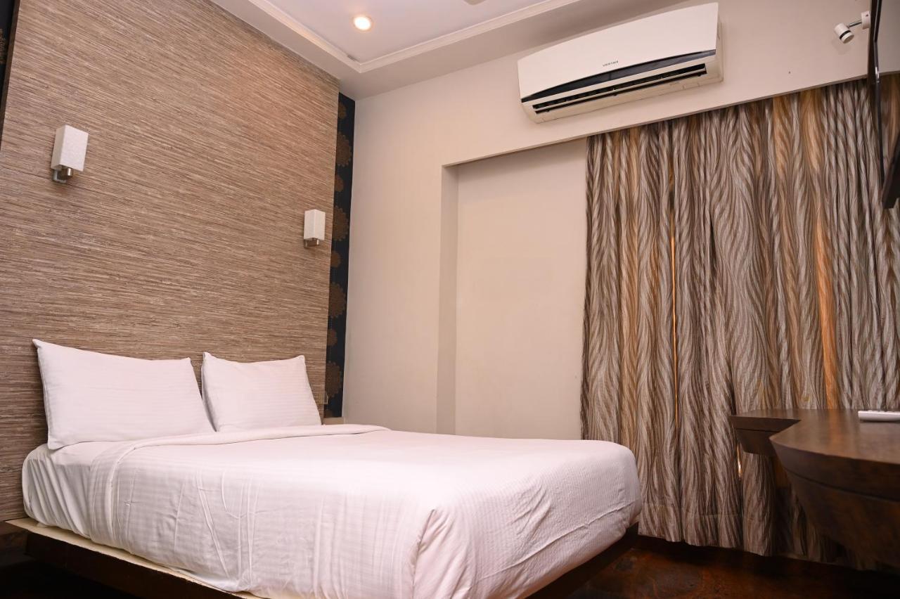 Hotel Center Point Solapur Exterior photo