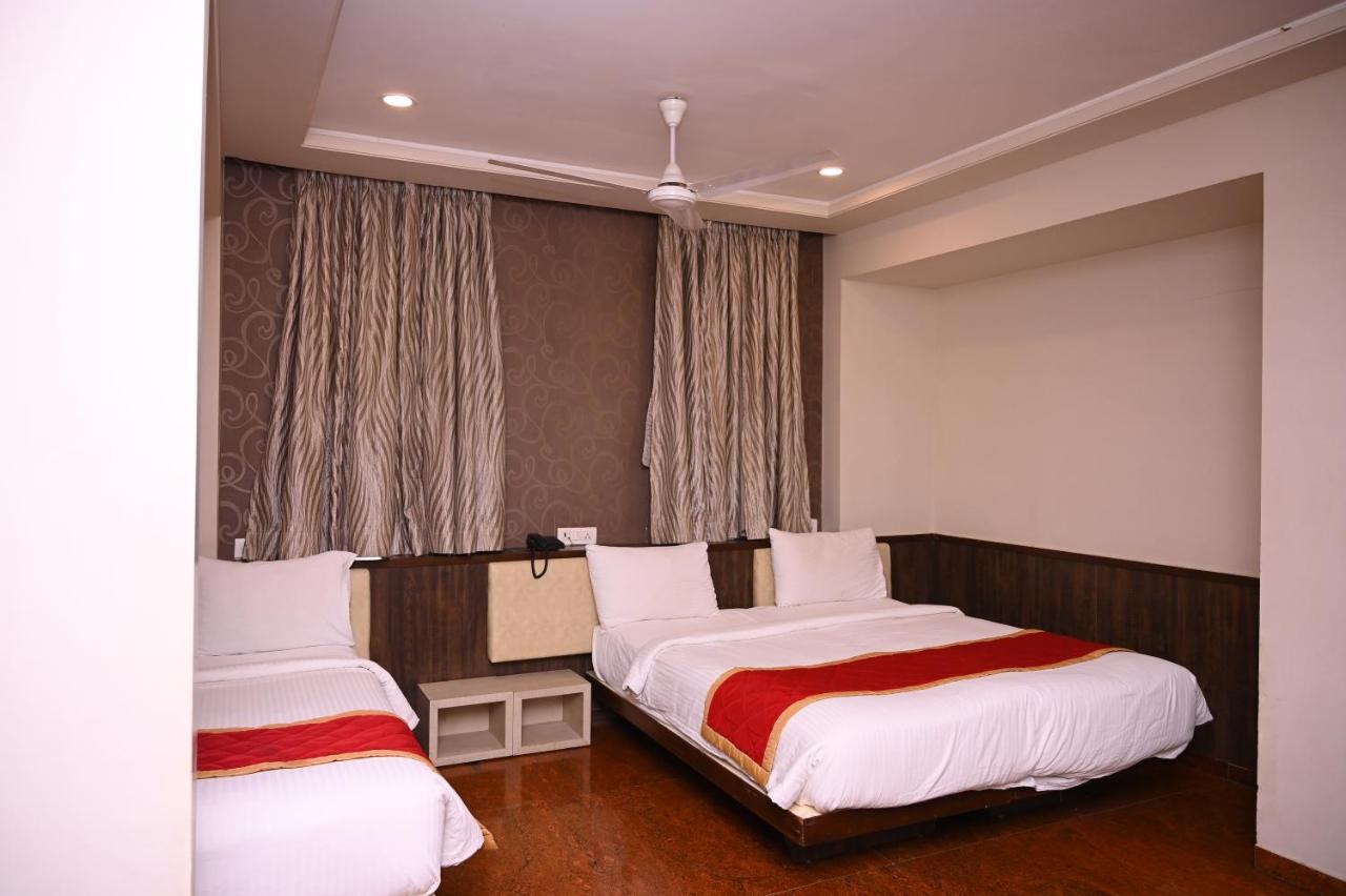 Hotel Center Point Solapur Exterior photo