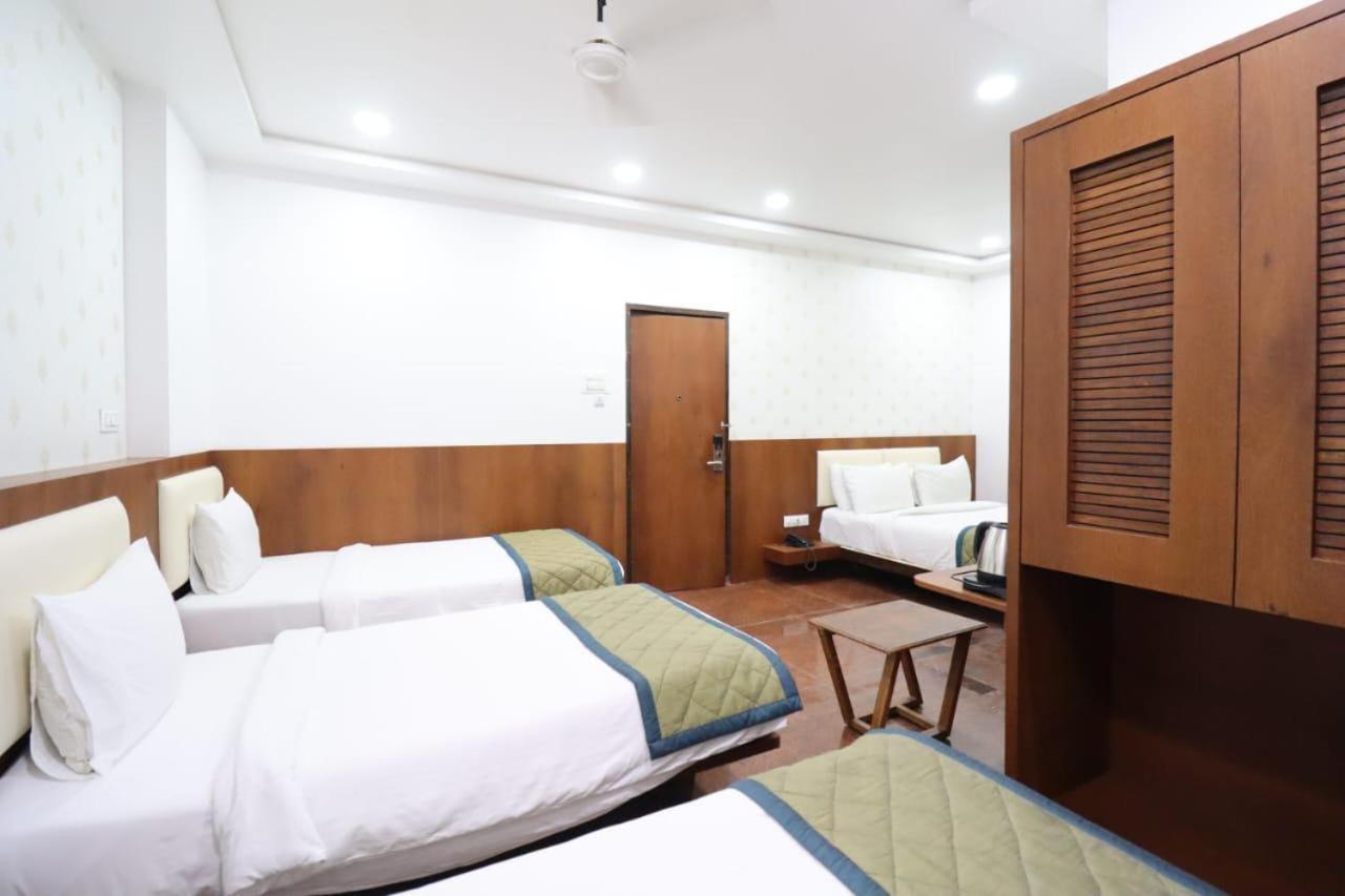 Hotel Center Point Solapur Exterior photo